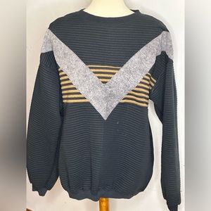 Vintage Ricardo “V” 80’s Size L Sweater.